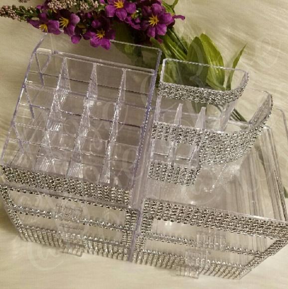 Makeup - Picture 2 of 3